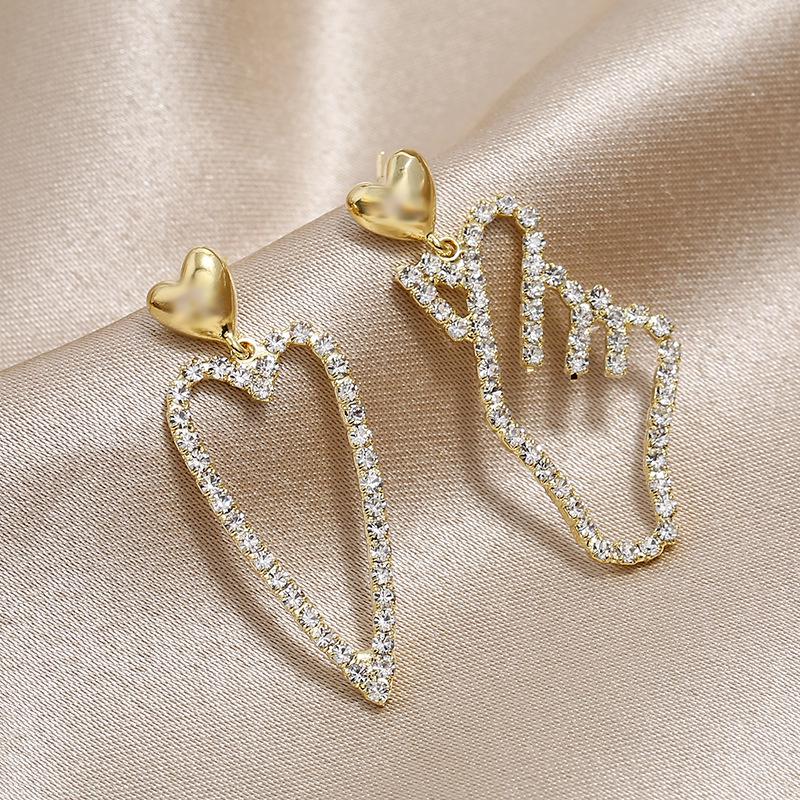 Elegant Heart-shaped Asymmetrical Rhinestone Earrings - High-end, Colorfast Design with Quality Assurance