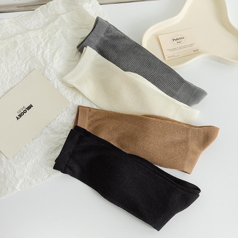 Female Summer Trend Is Sweet and Simple and All Kinds of Solid Color Preppy Long Socks