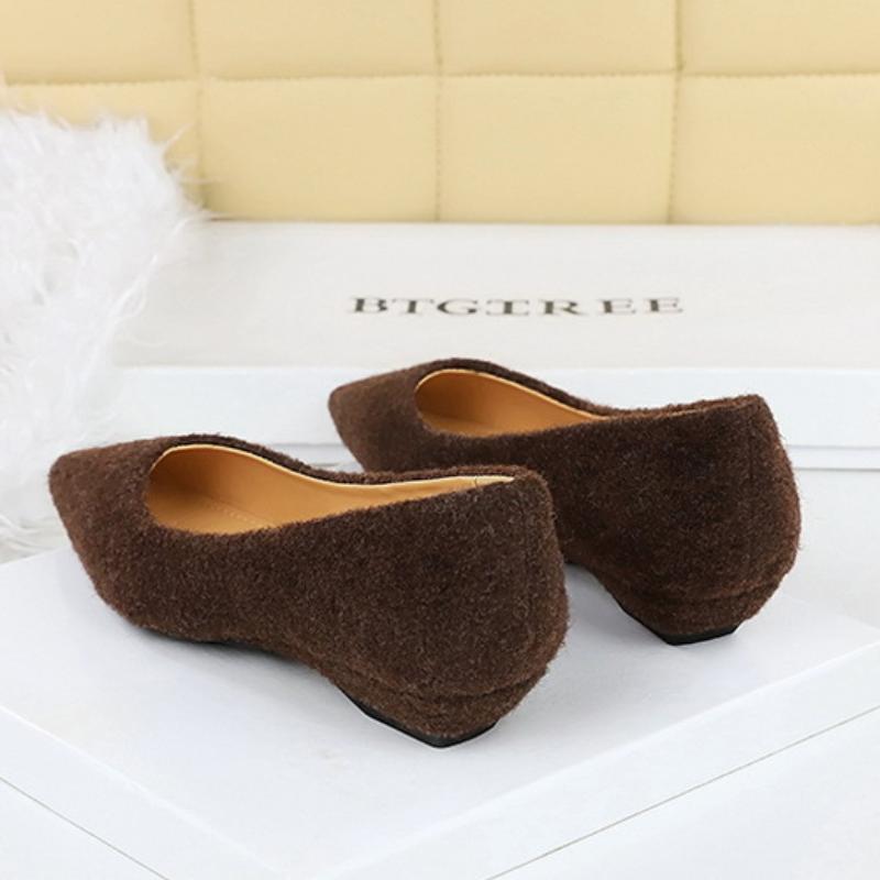 Fashion 2025 Spring Designer Women Mary Jane Shoes Fashion Pointed Toe Shoes Plush Women Shallow Mouth Concise Soft Sole Flats Shoes
