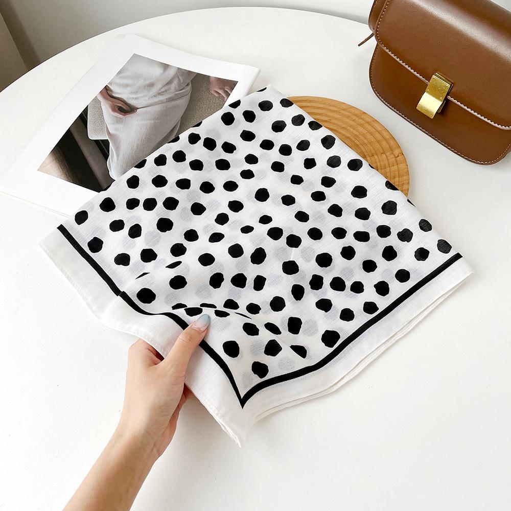 Herringbone Polka Dot Simple Small Square Scarf Classic Fashion Versatile Silk Scarf Scarf Shawl Black and White Wholesale