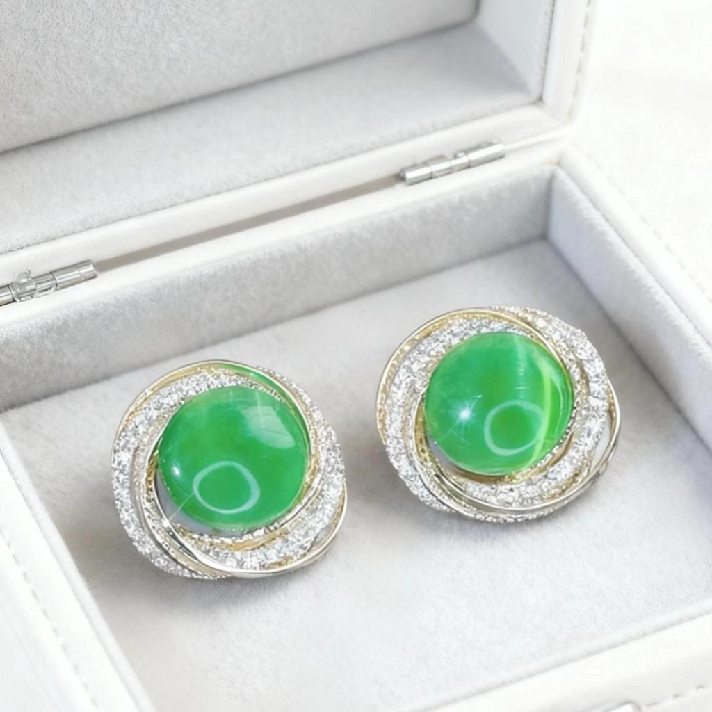 Miki's Geometric Diamond-Studded Cat's Eye Stone Earrings: Stylish, Classic, and Fresh.