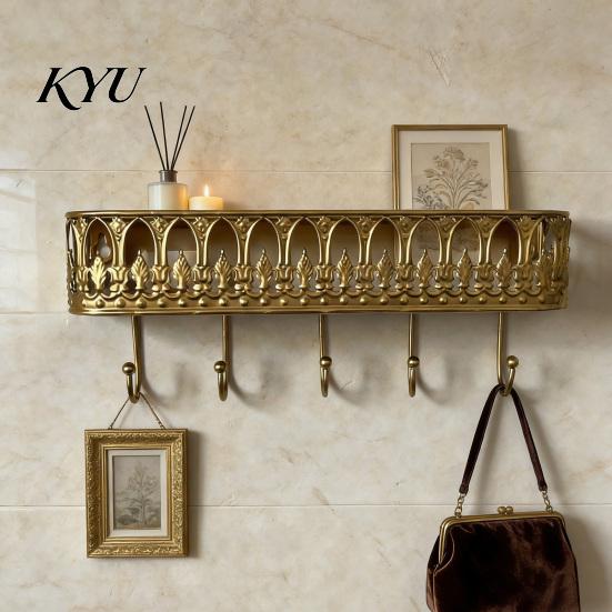 Ganci Salvaspazio per Ingresso, Mensole Galleggianti da Parete, Mensola in Metallo con 5 Ganci, Portachiavi Stile Vintage Decorazione in Ferro, Organizzatore per Posta, Scaffale di Stoccaggio