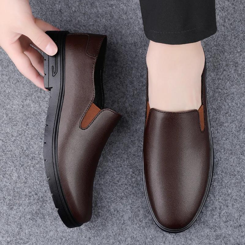 Hochwertige Herren Slipper Echtes Leder Outdoor Freizeitschuhe Allround Herren Bequeme Sneaker Klassische Herren Slipper