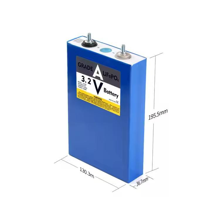 LifePo4-Batterie lädt in Lithiumeisenphosphat, 3,2 V, 105 Ah, 12 V Prismenbatterie für DIY-Solarspeicher, Wohnmobil, LKW