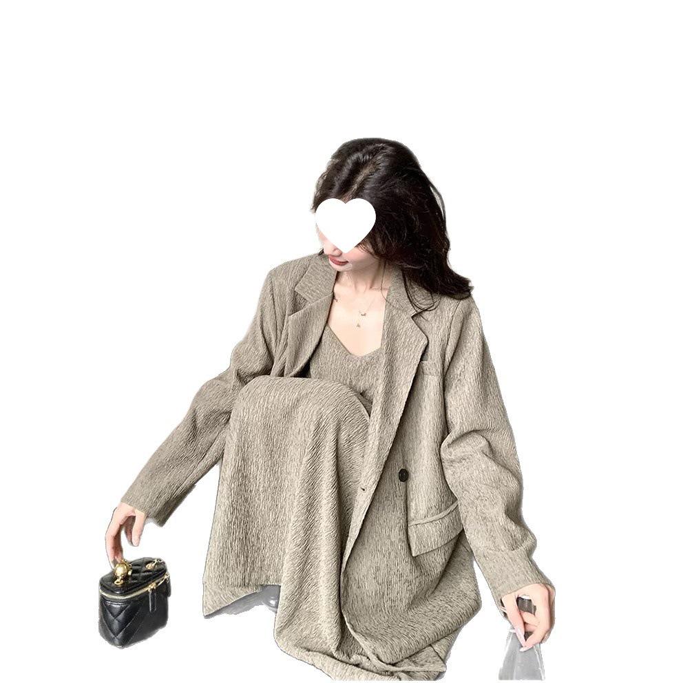 Elegant Women's Two-Piece Light Mature Suit: Jacket & Camisole Dress for Spring/Autumn