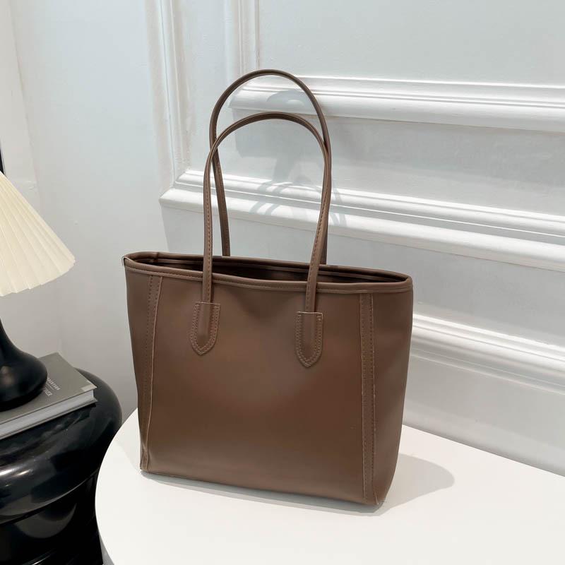 2024 Retro Large Capacity Women's Tote: Stylish Korean-Style, Trendy Autumn/Winter Single Shoulder Commuter Bag