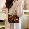 Retro Popular Leopard Print Shoulder Bag Women's 2025 Spring New Fashion Versatile Messenger Bag High Texture Women's Bag Tide