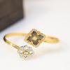 Italian high-end jewelry brand retro palace wind belt diamond brushed four leaf clover shell agate jade bangle V material
