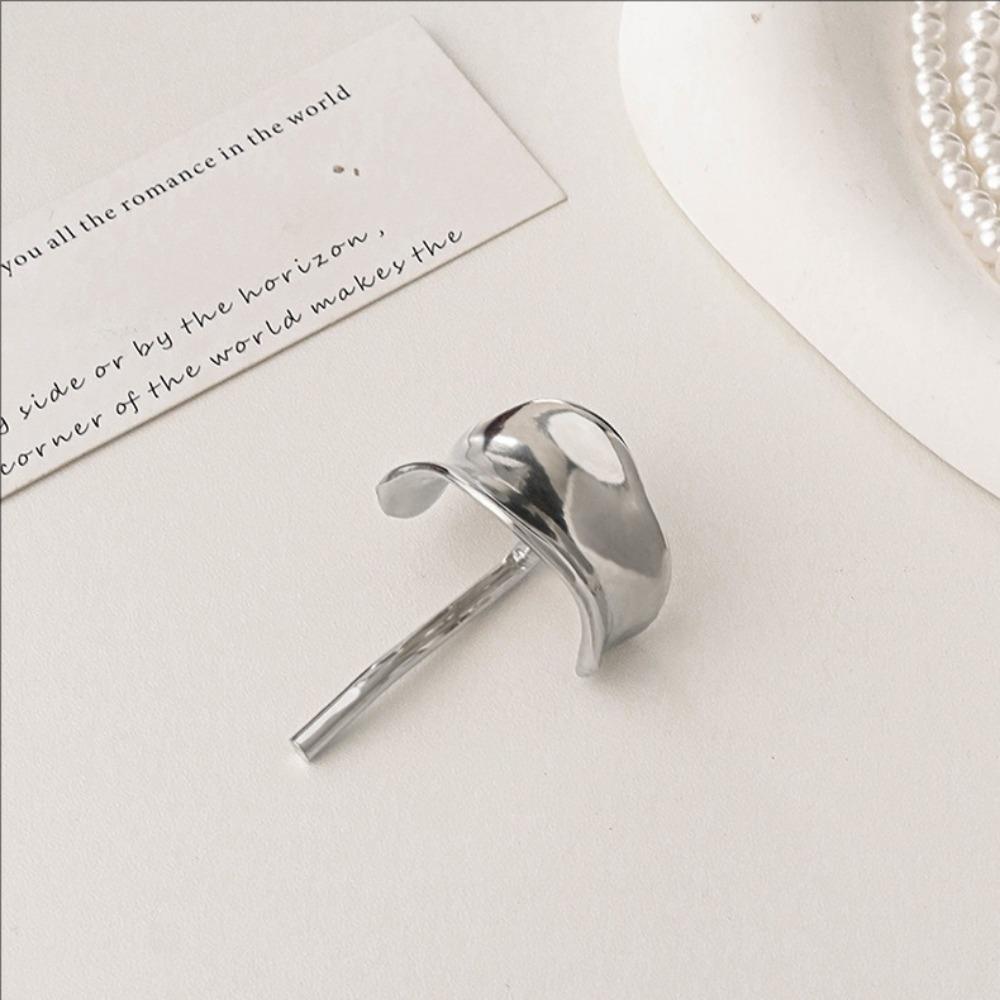 Chic Metal Smooth Hair Claw Clips Simple Geometric Hairpin Low Ponytail Hair Claws Women Girls Hair Stickers Hook-off Accessorie