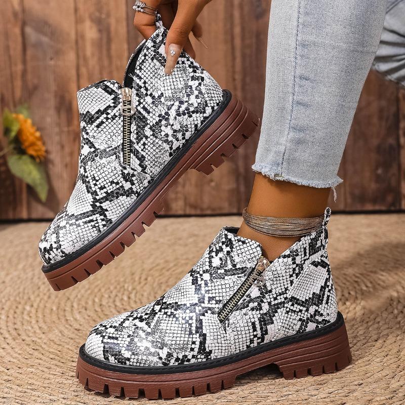 

Autumn and winter new women s short boots round head side zipper and bare boots square heel black large size Martin boots 43