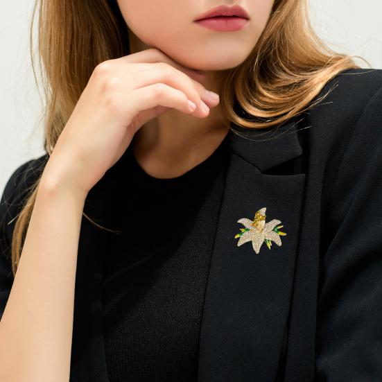 1/2Pcs Women Brooch Lapel Pin Rhinestones Inlaid Pin Flower Design with Sparkling Decorative