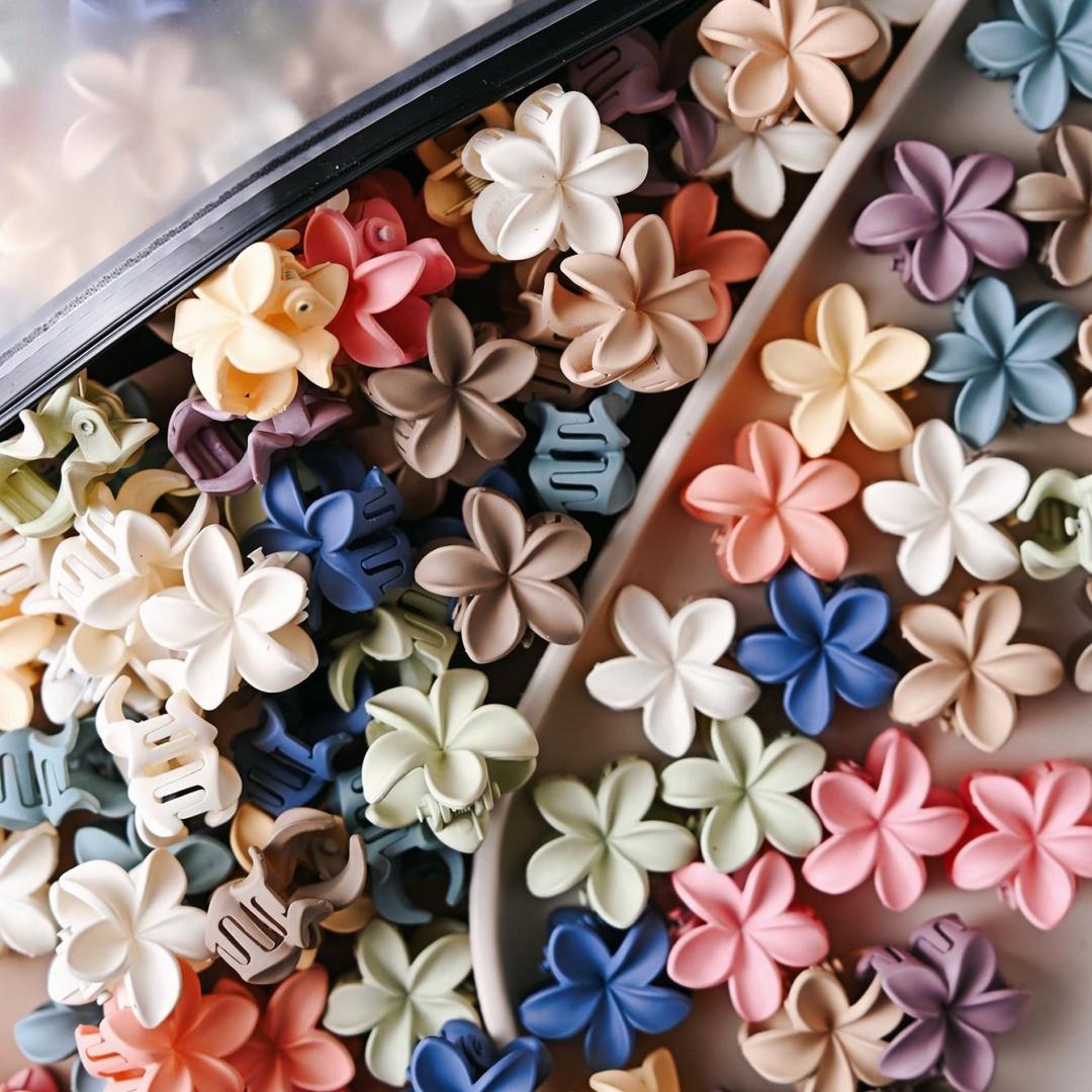 Random 10 Fashionable Small Hair Claw Clips, Sweet Mixed Color Flower Matte Hair Clips, Women and Kids Hair Accessories