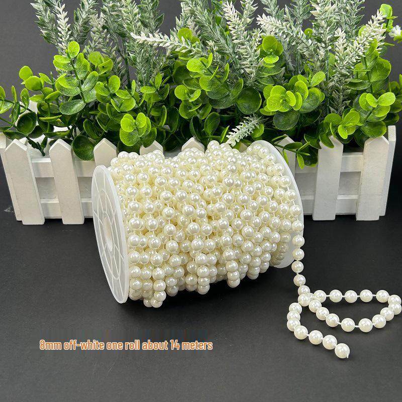 Svatební řetízek z imitovaných perel pro dekoraci a aranžmá scény