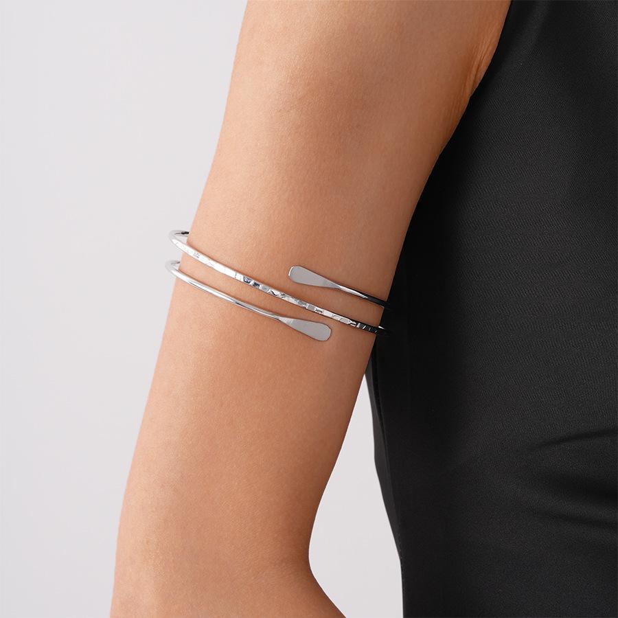 Elegant Double-Layer Open Bracelet: Luxurious, Versatile Wristband for Women