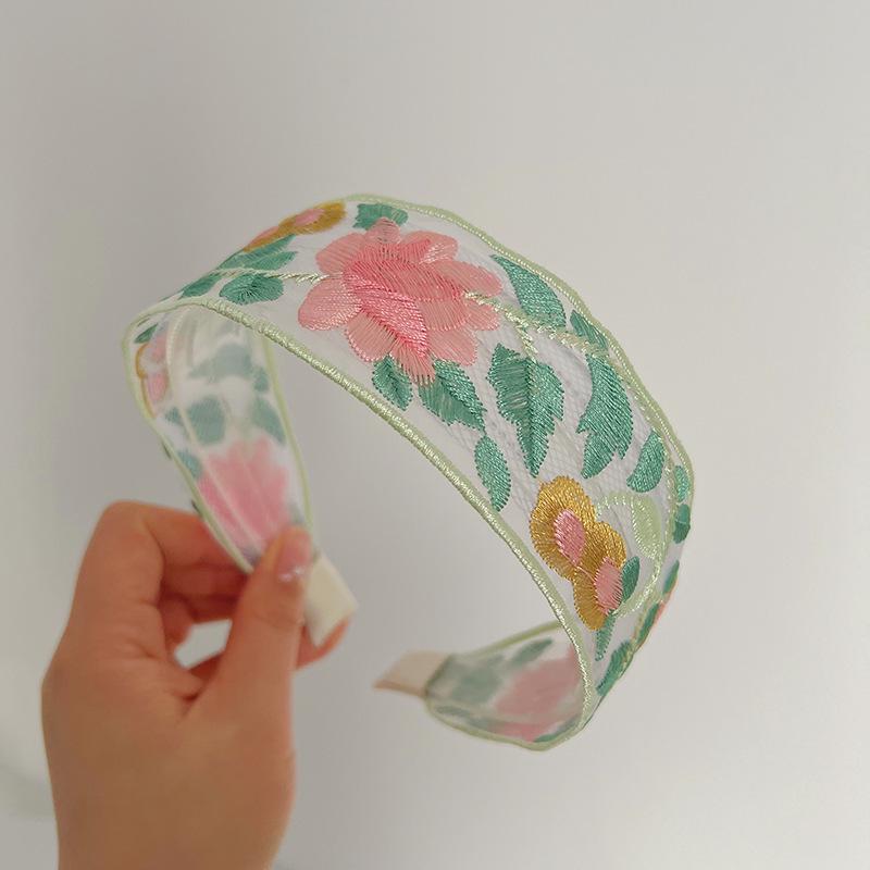 Luxury Embroidered Chinese Zanhua Wide-Brim Face-Washing Headband for Women