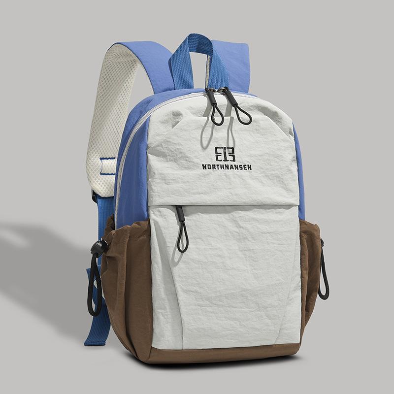 Lightweight and Versatile Backpack, New Simple Travel and Leisure, Contrasting Colors, Mountaineering Schoolbag