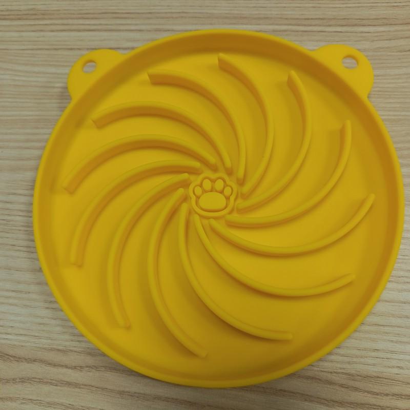 Silicone Slow Feeder Mat Dogs Cats With Suction Base Non-Slip Lick Pad Food Puzzle Tray In Multiple Colors