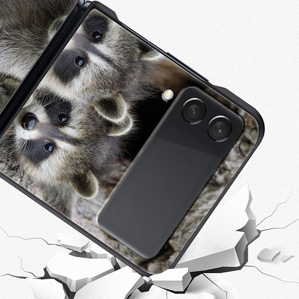 Hard PC Phone Case For Samsung Galaxy Z Flip 7 6 5 4 Black Cover For Galaxy Z Flip 3 Foldable Shockproof Cute Animal Raccoon Bag