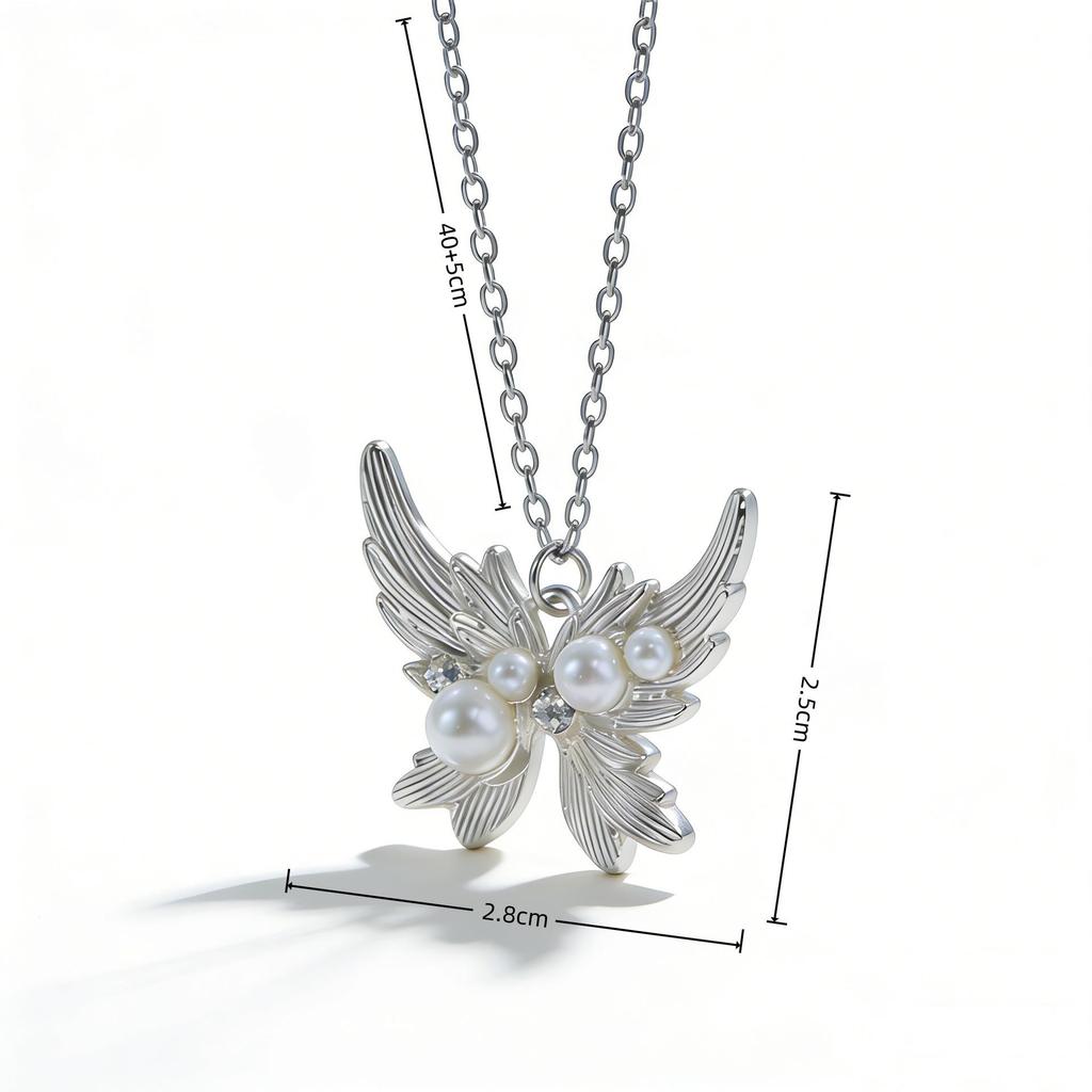 Butterfly Pearl Choker Necklace with Luxurious Feel
