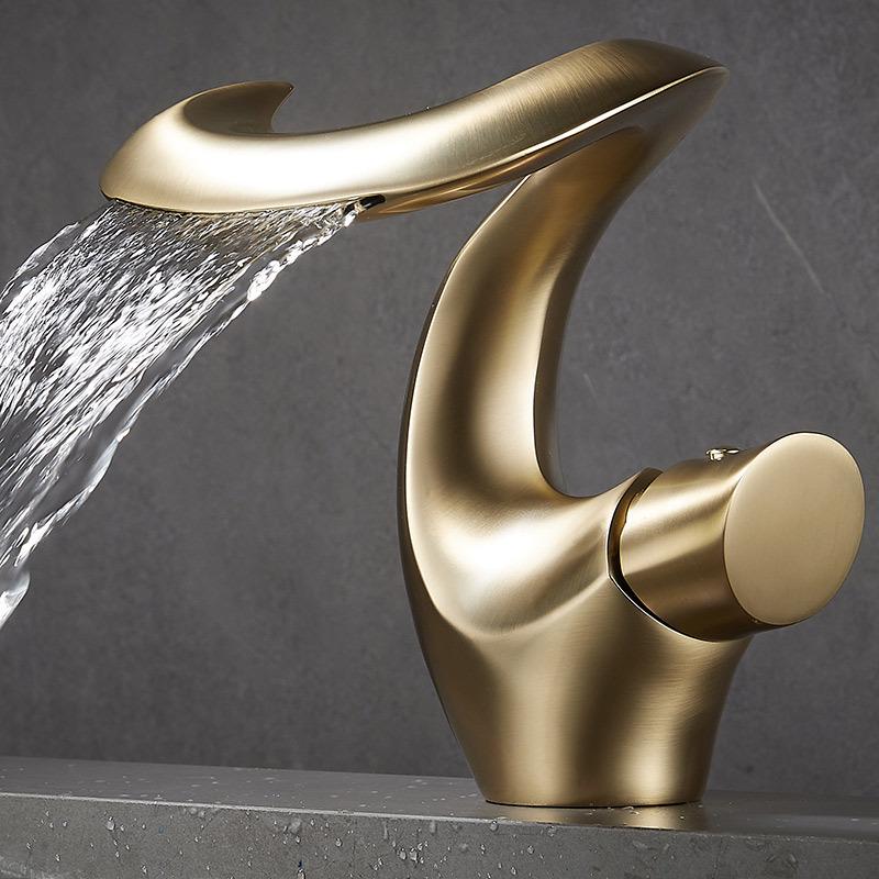 Luxuriöser Kupfer-Wasserfallhahn für das Badezimmer einer Villa – Heiß- und Kaltfunktion, kreatives Design für das Handwaschbecken