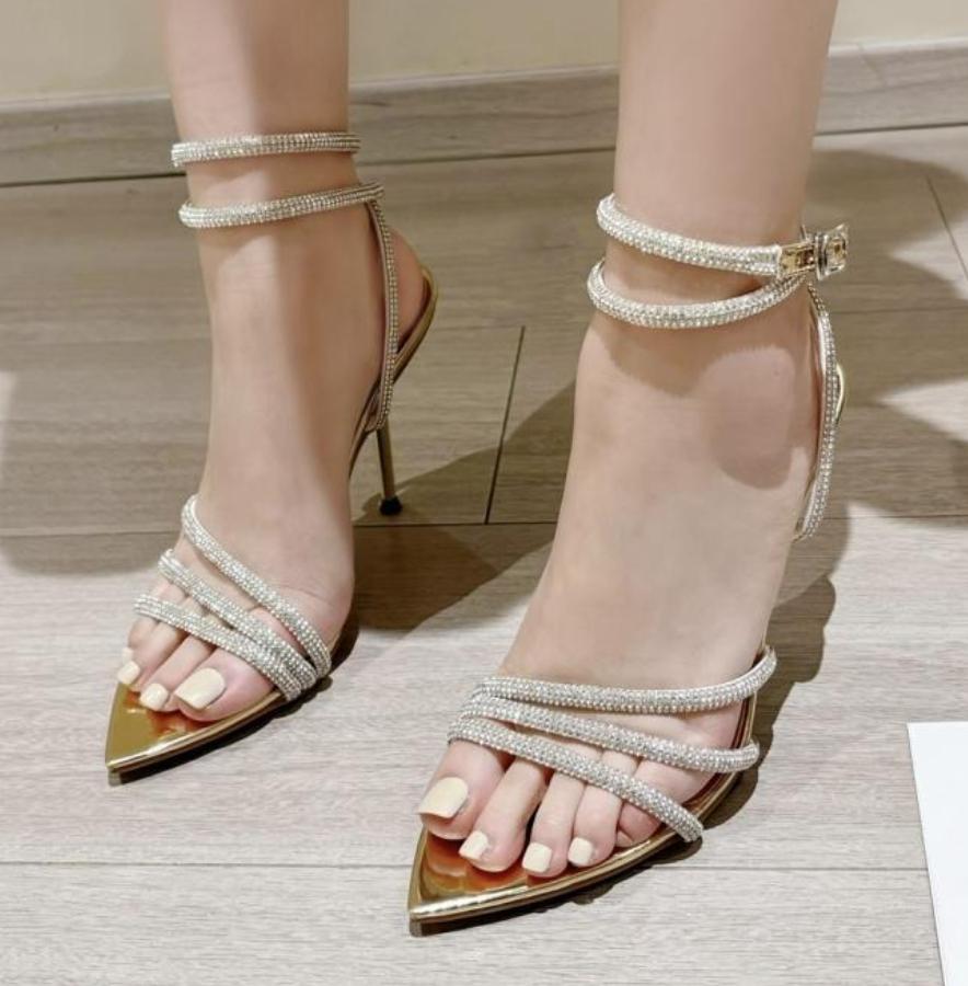 Fashion Sexy Pointed Toe Rhinestone High Heels Women Luxury Glitter Crystal Ankle Strap Sandals Elegant Wedding Prom Shoes Size 35-41