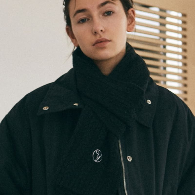 YAN13 MINIMAL TWIST SCHAL_SCHWARZ