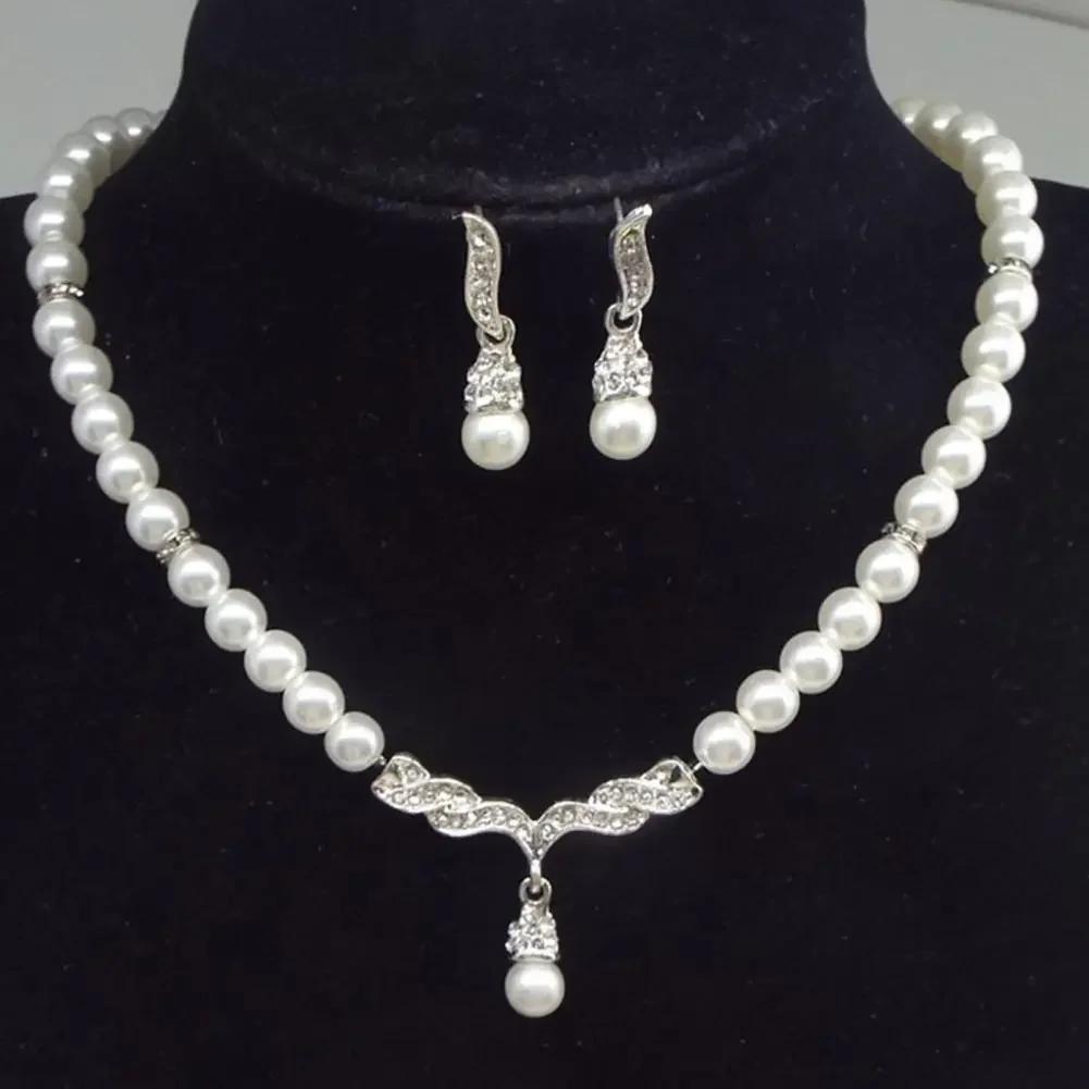 Elegantes Halsketten-Ohrring-Set für Damen Modeschmuck Set Perlmutt Imitation Braut Hochzeit Legierung Party Stecker Halsketten-Ohrring-Set