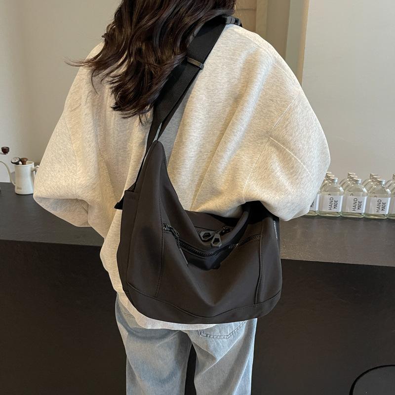 Contrasting Color Bag Women's Fashion New Messenger Bag Autumn Leisure Student Commuting Shoulder Bag Large Capacity Shoulder Bag