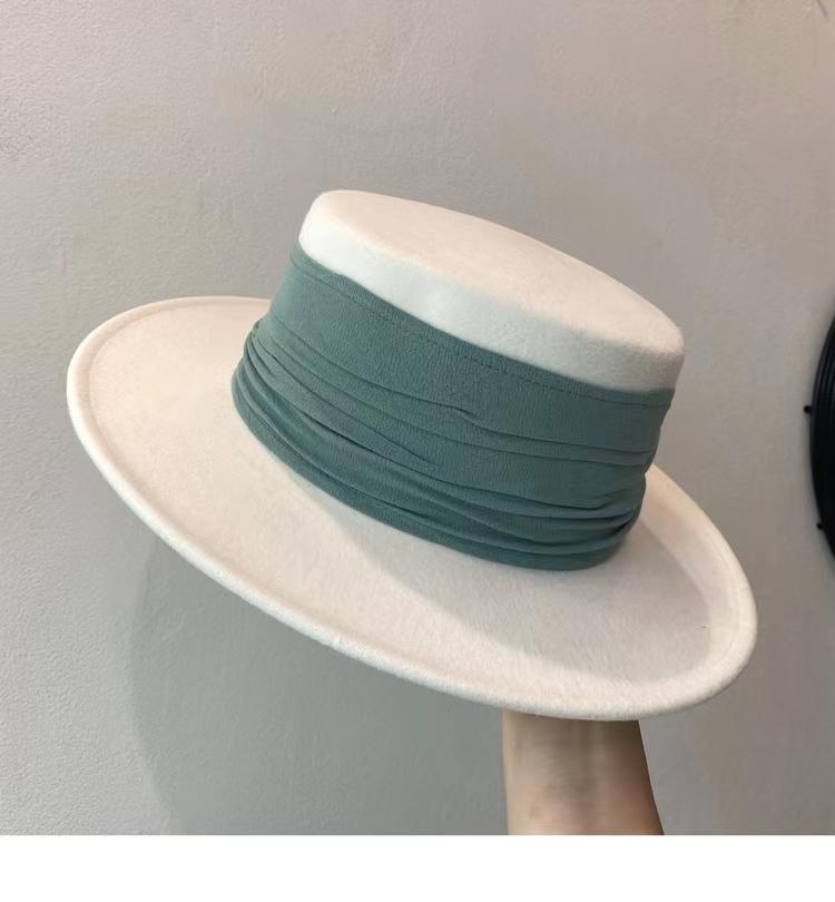 New Fedoras Women's Hat Flat Top Cap French Elegant Straw Hat Fedora Pearl Chain Hat Travel Beach Hat Panama Wide Brim Hat