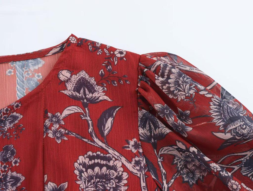 2025 Spring Women's Printed Round Neck, Fitted Waist Top - European & American Fashion Style