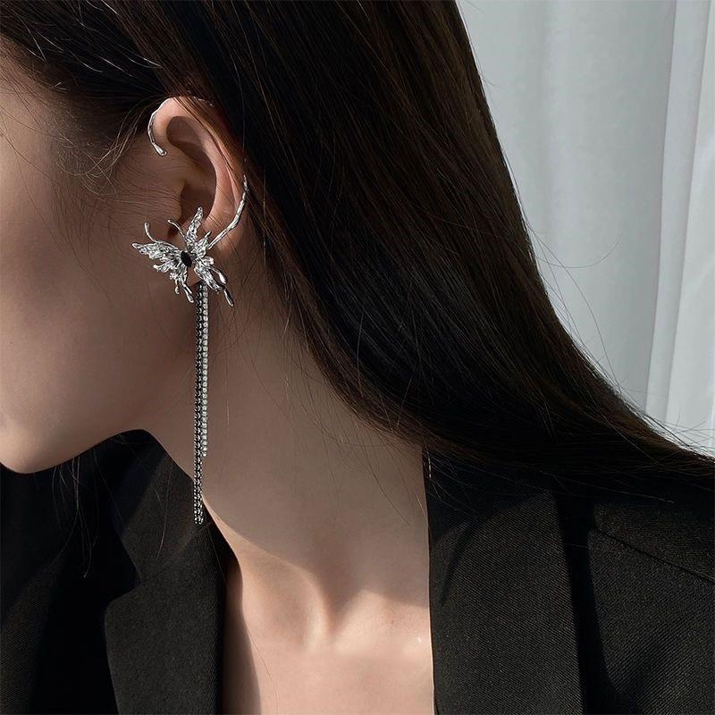 Punk Darts Shape Chain Tassel Clip Stud Earrings for Women Egirl Goth Y2K Ear Bones Clip Halloween Dancing Fashion Ear Jewelry