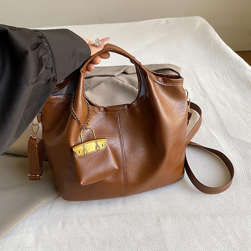 Niche Design Bucket Bag Women's 2025 New Autumn Retro Fashion Foreign Style Fashion Handbag Messenger Bag