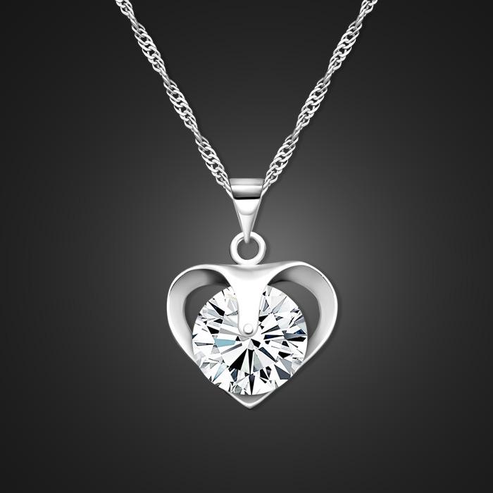Heart-Shaped Pendant Necklace Single Inlaid Gemstone Platinum-Plated Women'S Simple Collarbone Chain Cold Wind