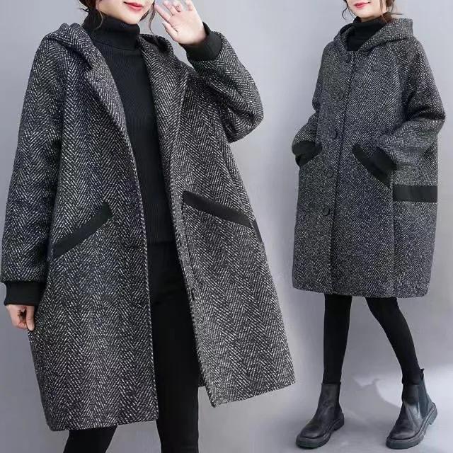 Plus Size Women's Winter Korean Loose Cocoon Coat with Hood Fashionable Thickened Fleece Outerwear Polyester Fiber