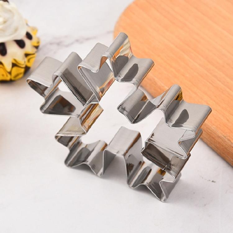 Elegant Festival Holiday Baking Essential Stainless Steel Snowflake Cookie Molds For Pastries And Chocolates