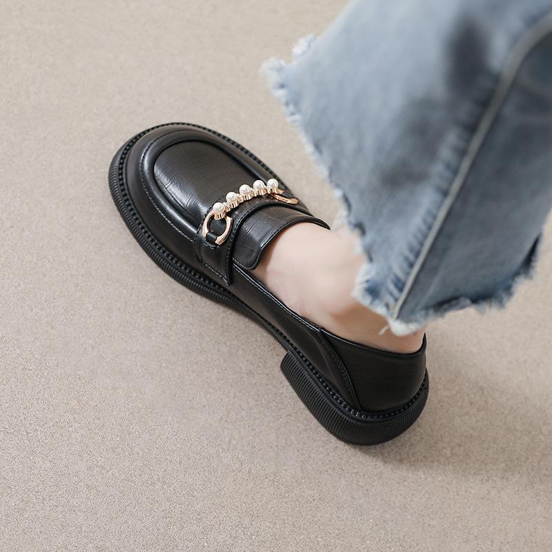 Vintage Pearl Loafers: Women's British-Style College Leather Slip-ons with Thick Soles