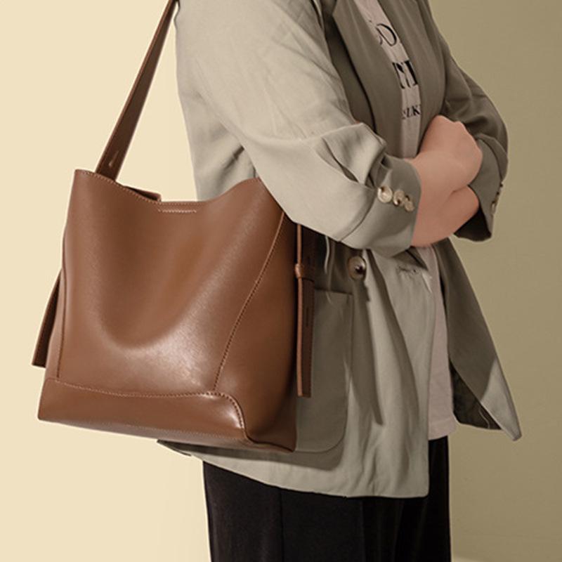 High-End Women's Large Capacity PU Shoulder Tote Bag - Simple and Versatile for Autumn and Winter