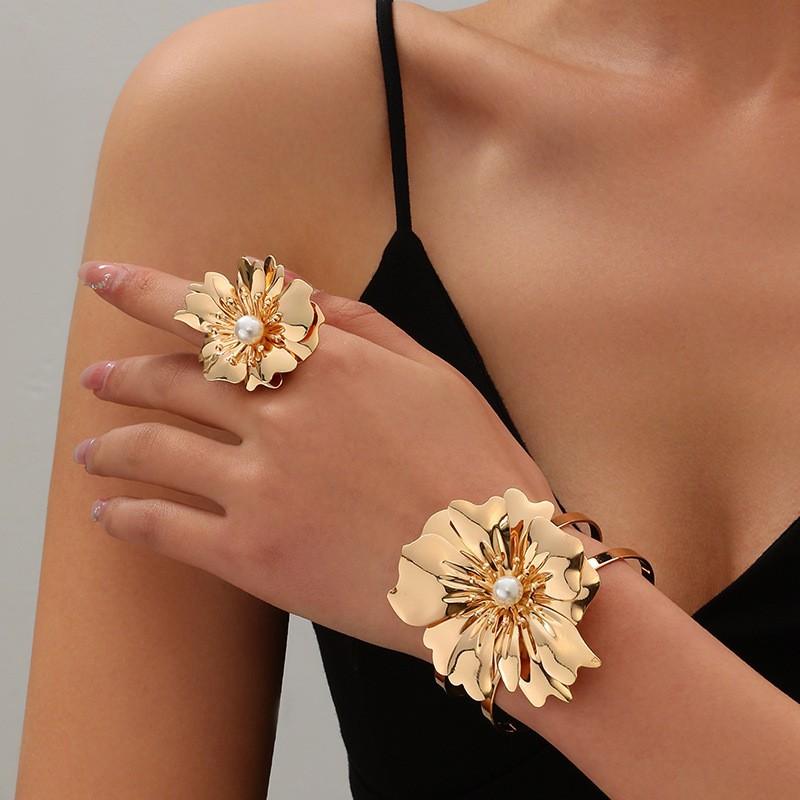 Personalized flower bracelet ring set elegant retro pearl petal metal bracelet