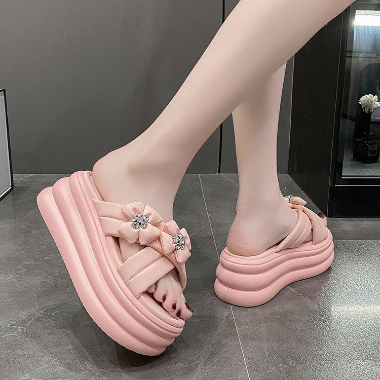Thick-bottomed bread slippers women's outer wear 2025 summer new Internet celebrity flowers simple and versatile open-toe one-word with sandals