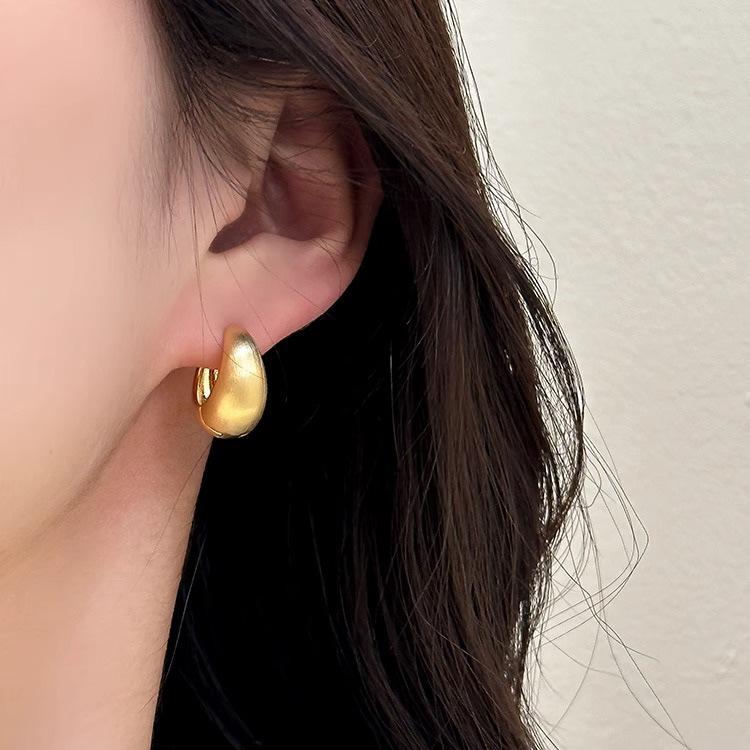Retro Heavy Industry Small Matte Silver Glossy Metal Circle Earrings Women's Personality Fashion Cold Wind Temperament Earrings Women