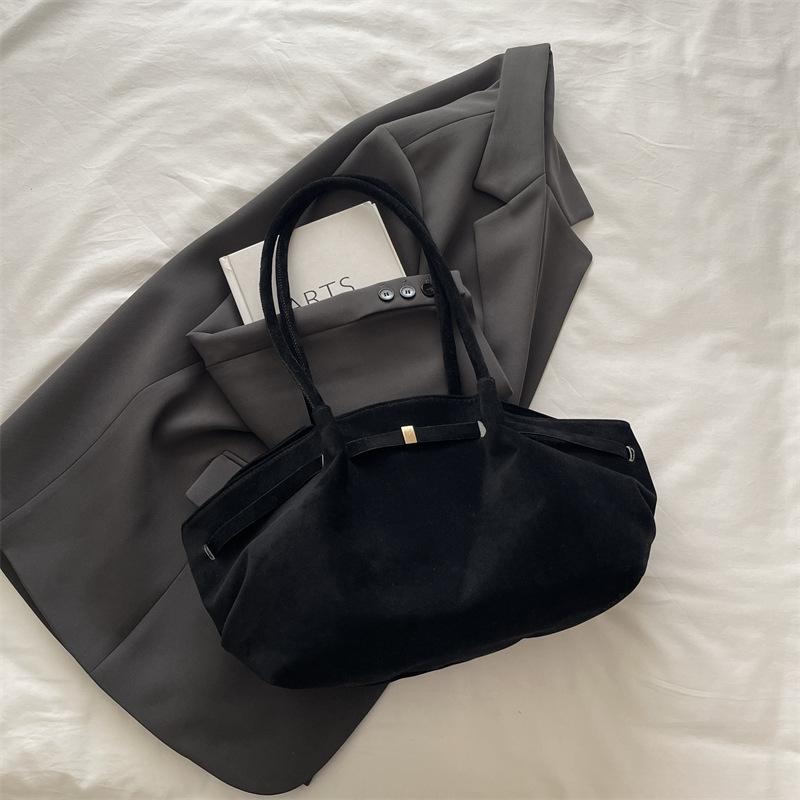 

Large capacity matte retro handbag women s winter new commuter tote bag fashionable versatile shoulder bag