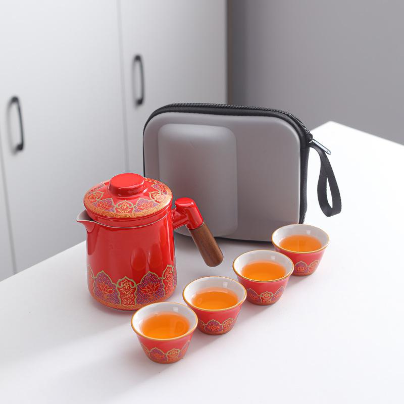 Cestovní čajová souprava jako firemní dárek, jedna konvička a čtyři šálky pro otce, bankovní klienty a jako luxusní suvenýr na firemní výroční schůzi