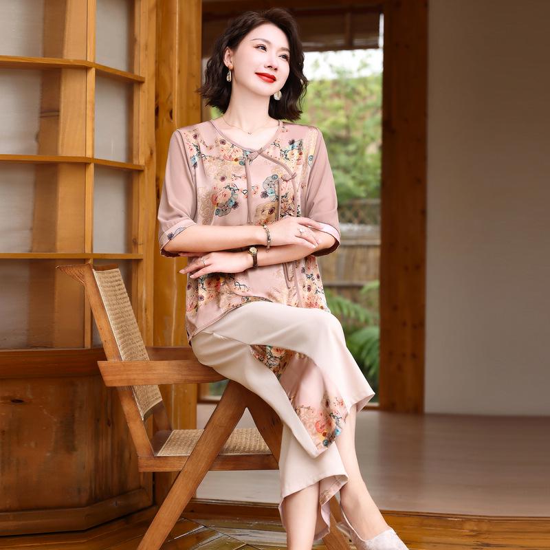 Summer 2025 Elegant Chiffon Two-Piece Set for Middle-Aged and Elderly Women