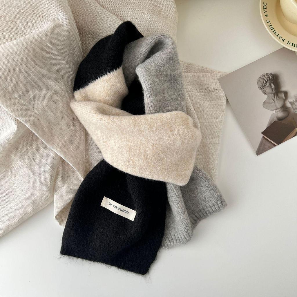 Ins Contrast Color Scarf: Women's Autumn/Winter Neck Protection, Cute Korean Style, Warm Knitted, All-Match Decorative Scarf.
