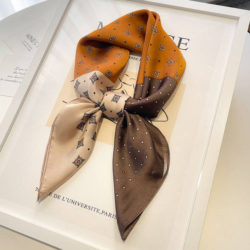 Luxus Design Druck Seide Quadratisches Tuch Für Frau Weiches Satin Haarband Nackenbinde Kopf Hijab Stirnband Foulard Taschenbänder Geschenk Büro