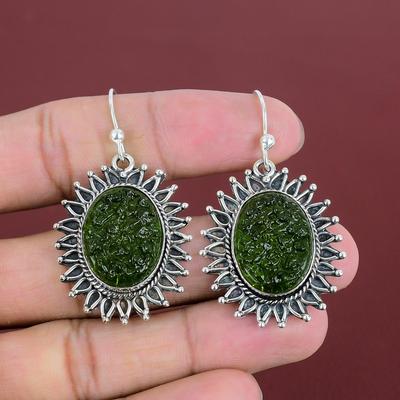 Boucles d'oreilles Moldavite Pierre précieuse naturelle Boucle d'oreille en argent sterling 925 Boucle d'oreille faite main Bijoux en moldavite Boucles d'oreilles délicates Cadeaux d'anniversaire