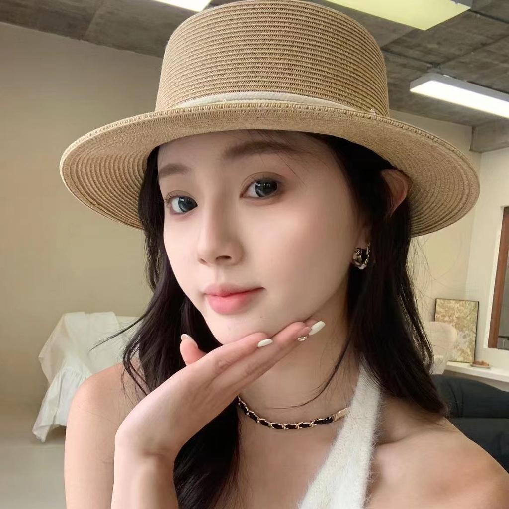 Traveling French flat top sunscreen straw hat women's summer vacation sun hat Internet celebrity straw woven wide brim small fresh top hat