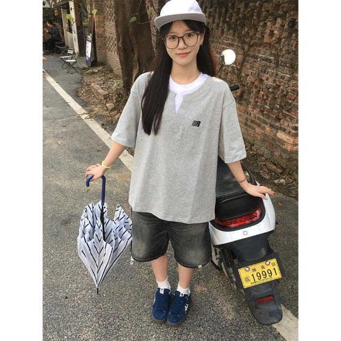 Damen Locker Geschnittenes V-Ausschnitt Kurzarm Baumwoll-T-Shirt - Trendig, Vielseitig, Sommerdesign