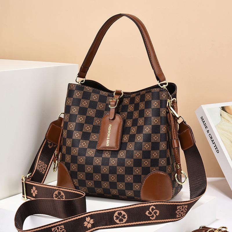 Bucket bag women's 2025 new high-end large-capacity women's handbag versatile shoulder messenger bag women's bag tide