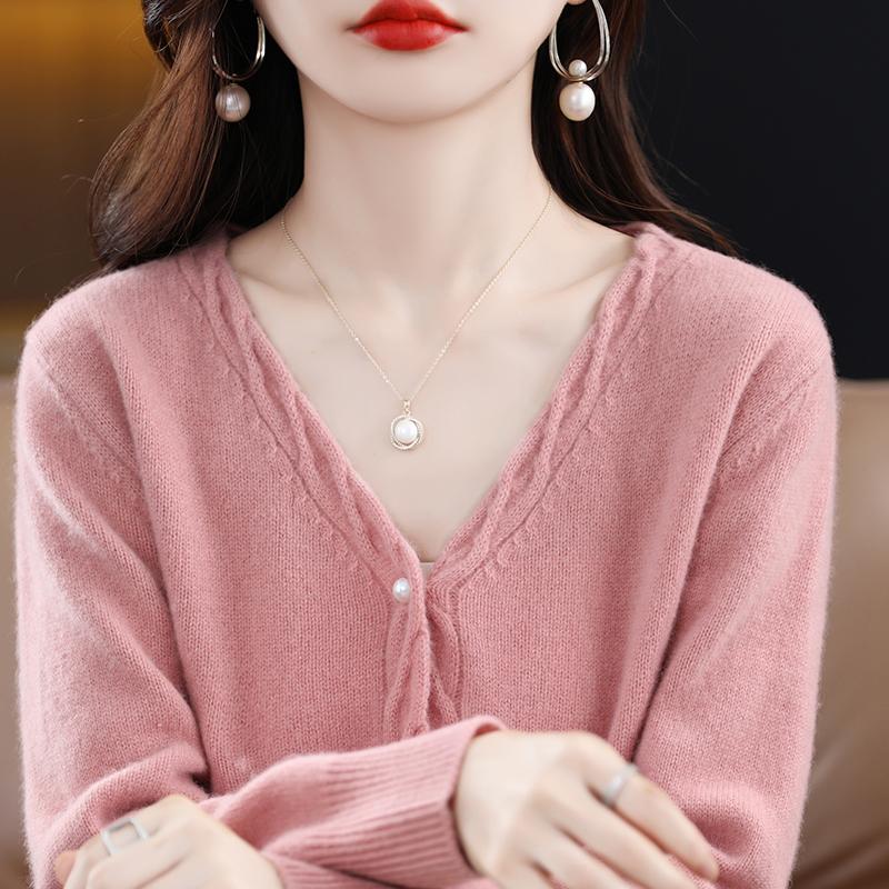 Dámský kašmírový kardigan Qinghe kašmír 30% kašmír 70% vlna podzimní a zimní kašmírový zahuštěný kardigan měkký a hřejivý